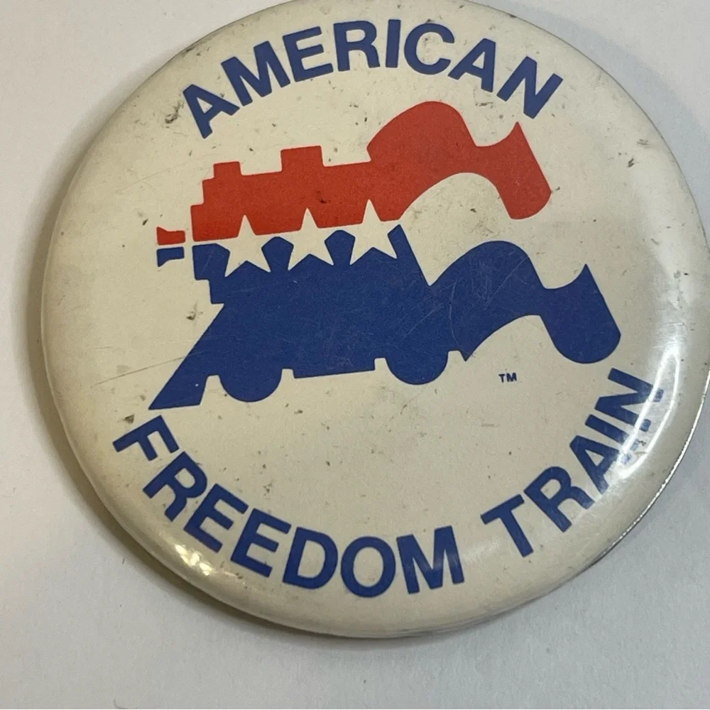 American Freedom California Railways Set Of 4 Badge Buttons And Lapel Pin.  A182